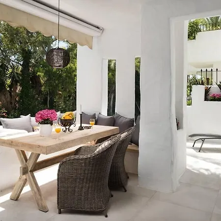 Puerto Banus Beach/alcazaba Marbella