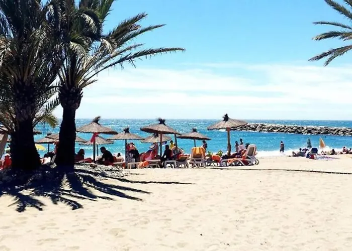 Puerto Banus Beach/alcazaba
